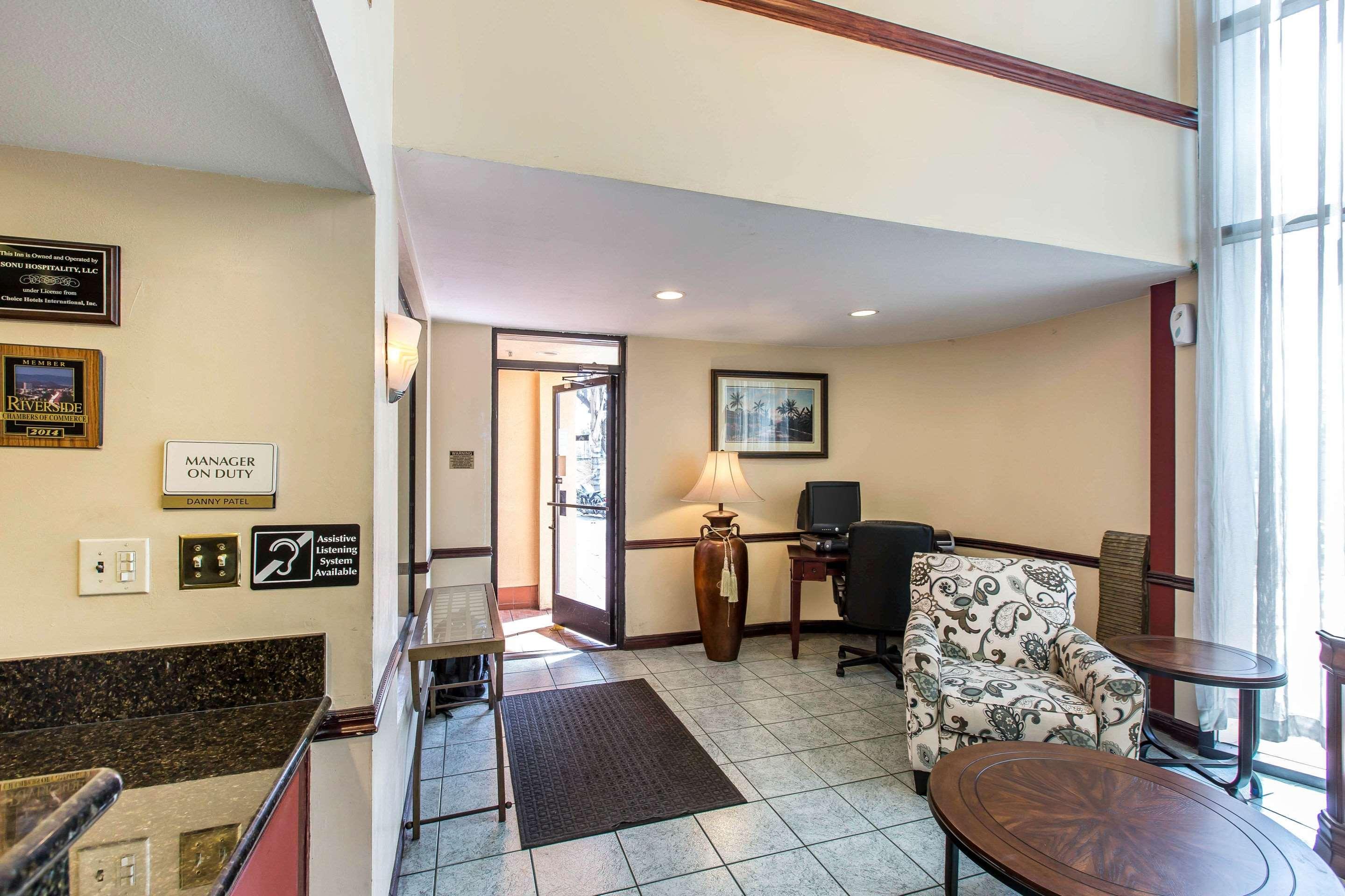 Econo Lodge Inn & Suites Riverside - Corona Bagian luar foto