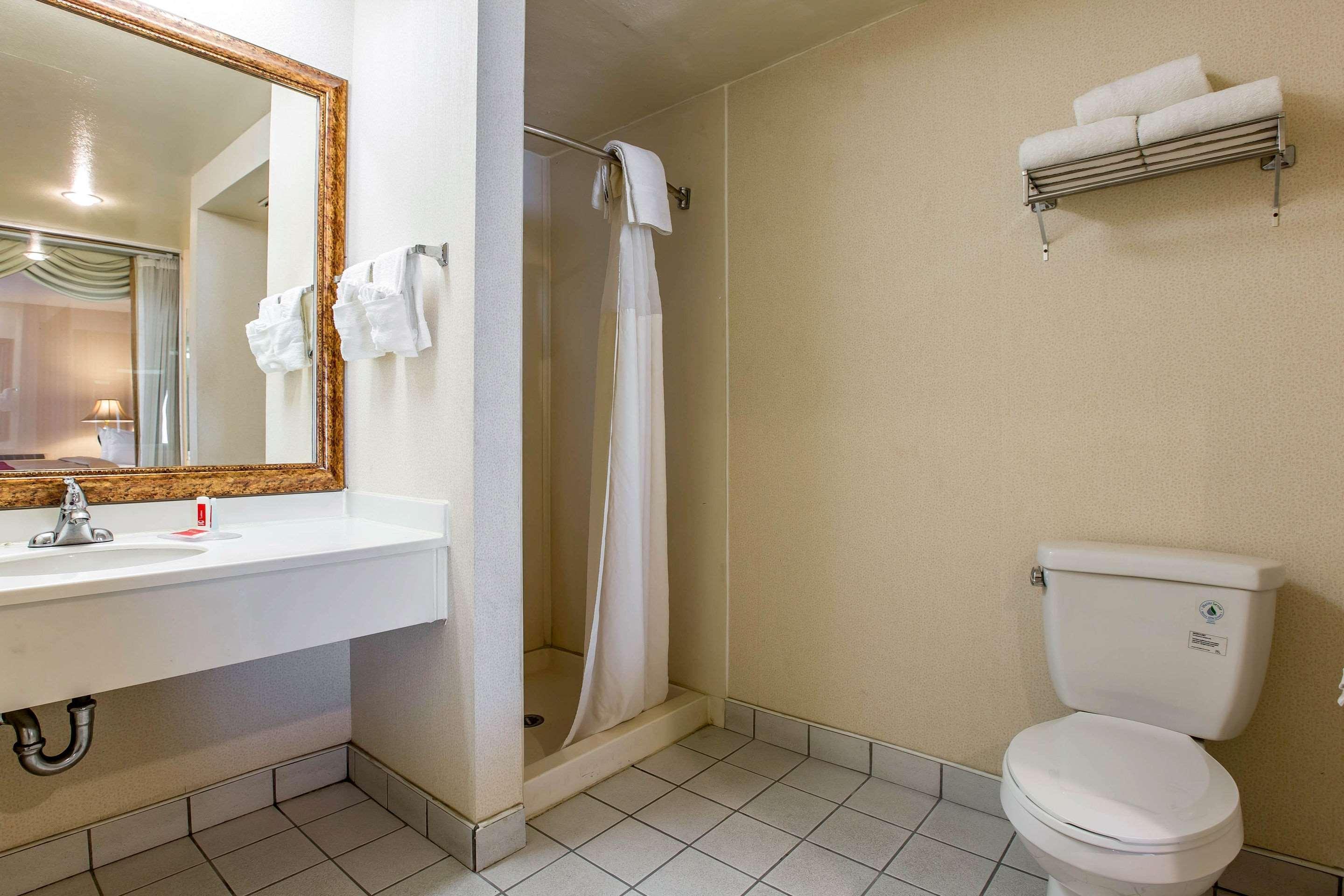 Econo Lodge Inn & Suites Riverside - Corona Bagian luar foto