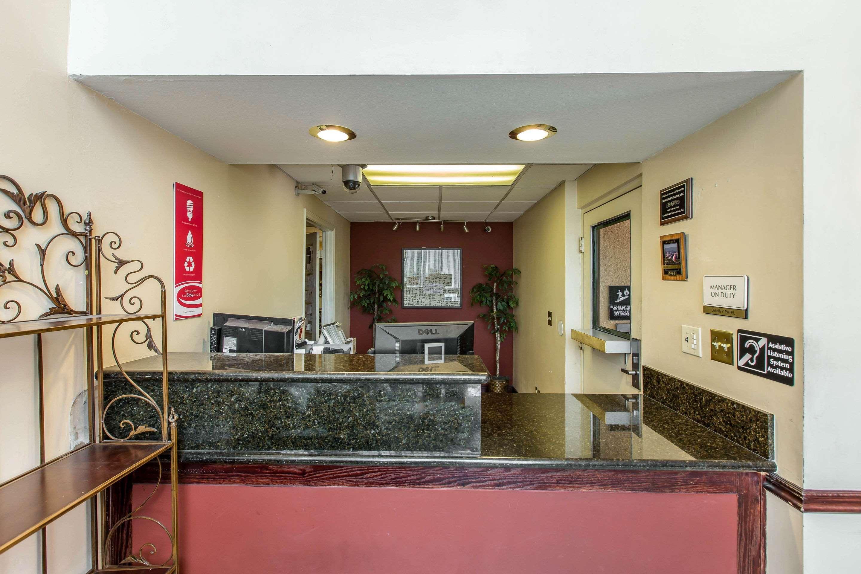 Econo Lodge Inn & Suites Riverside - Corona Bagian luar foto